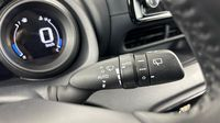 Toyota Yaris 116h Design 5p — photo 25