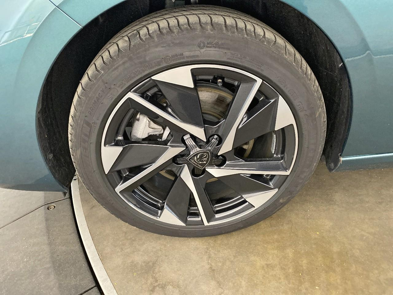 Peugeot 308 sw hybrid 145 e-dcs6 allure — photo 11