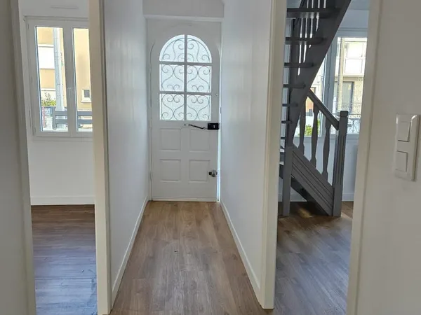 Maison rénovée, 3 chambres, jardin sud, garage