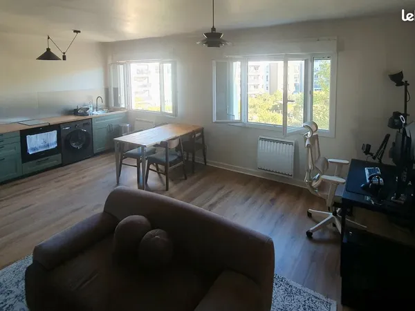 T2 meublé 43 m² - Villeurbanne La Doua - 2ème étage avec ascenseur - proche T6