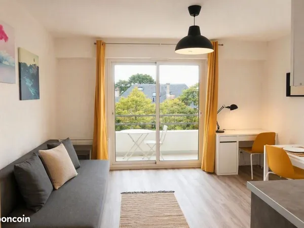 Appartement meublé de standing avec terrasse, ascenseur et parking - Cholet centre