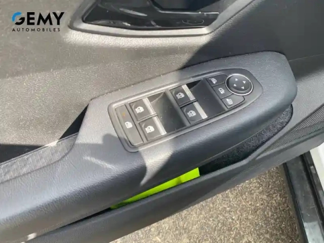 Renault Megane e-tech ev40 130ch standard charge — photo 42