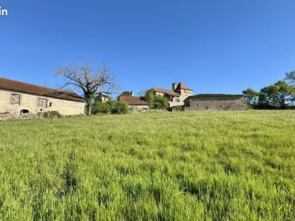 Maison 3 pièces 527 m²