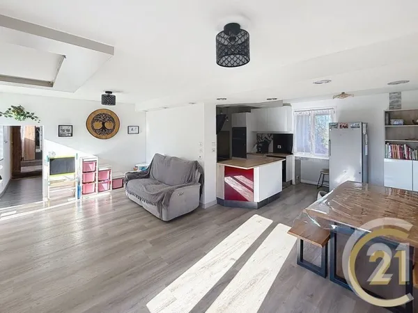 Maison 5 pièces 213 m²