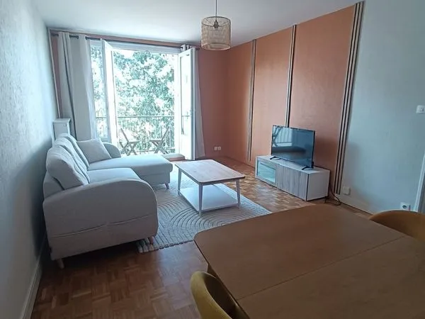 Location meublée T2 de 51 m² - Quartier Ferrière - Tram à 2 min - Parking, cave et cellier