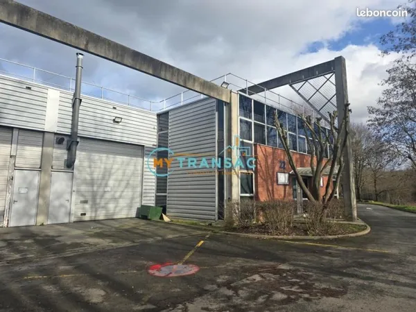 Local bureaux 379 m²