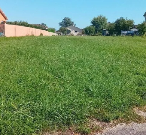 Terrain 2000 m²