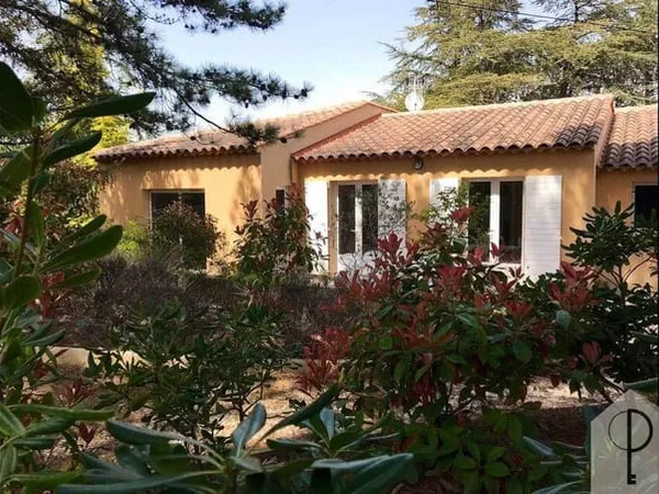 Maison de plain-pied 5 pièces 93 m²