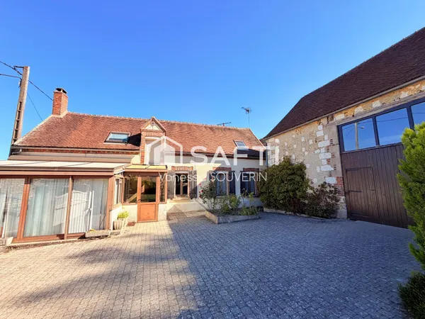 Agréable longère T6 avec grange sur 1438 m2 clos