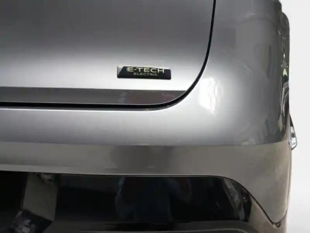 Renault Megane e-tech electric ev60 220ch techno super charge -c — photo 10