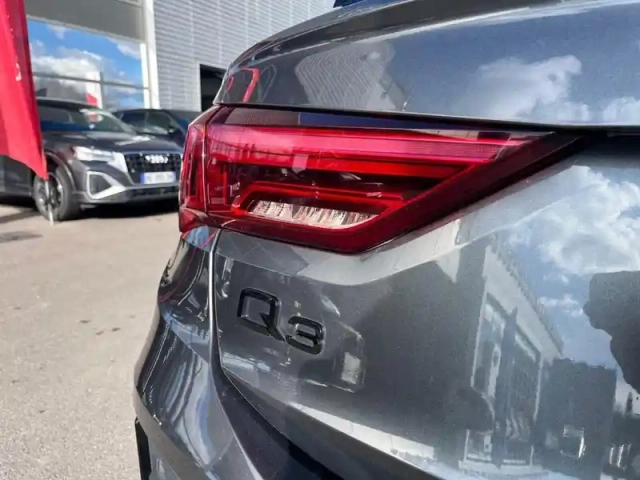 Audi Q3 sportback 35 tdi 150 ch s tronic 7 — photo 40