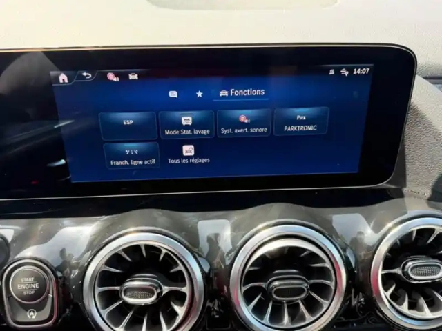 Mercedes Gla 200 d amg line — photo 20