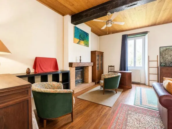 Maison 6 pièces et dépendances à Lacour
