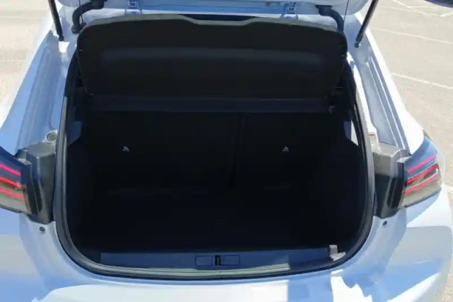 Peugeot 208 electrique 54 kwh 156ch — photo 9