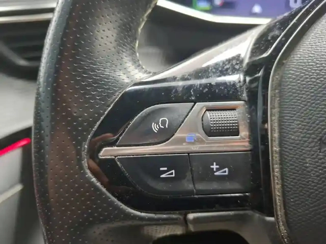 Peugeot 208 puretech 100 s&amp;s bvm6 — photo 16