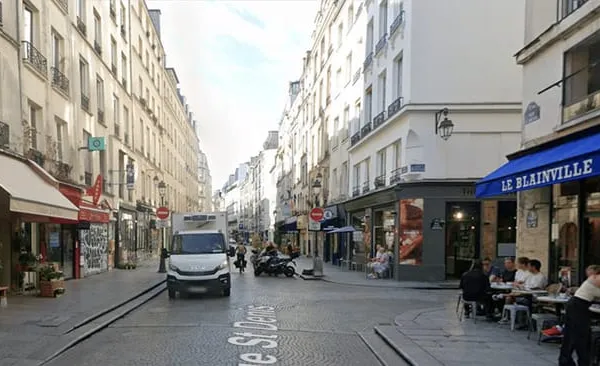 Boutique 2 pièces 300 m²