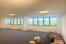 Local commercial 115 m²