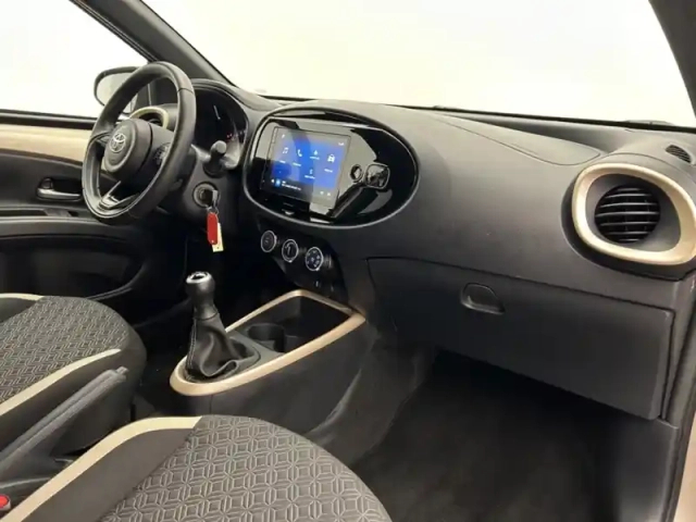 Toyota Aygo 1.0 vvt-i 72 design — photo 32