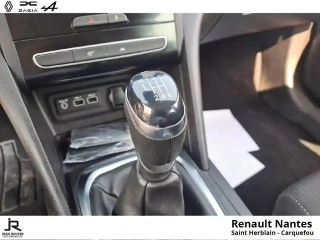 Renault Megane estate 1.5 blue dci 115ch business -21n — photo 11