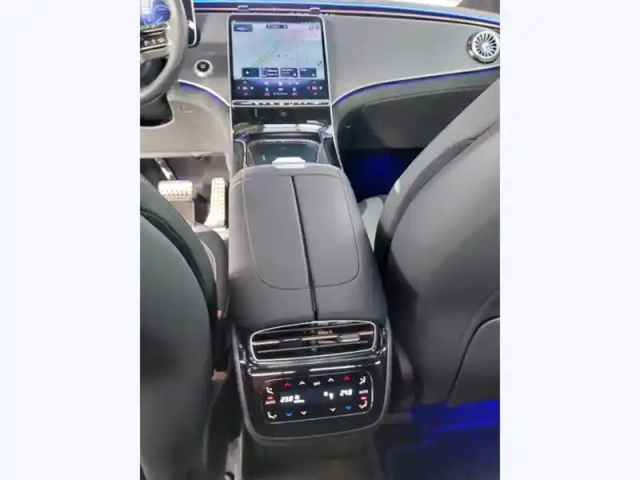 Mercedes Eqe suv 350 4matic suv amg lin — photo 5