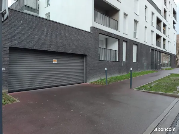 Parking - Cergy Saint-Christophe (RER A)