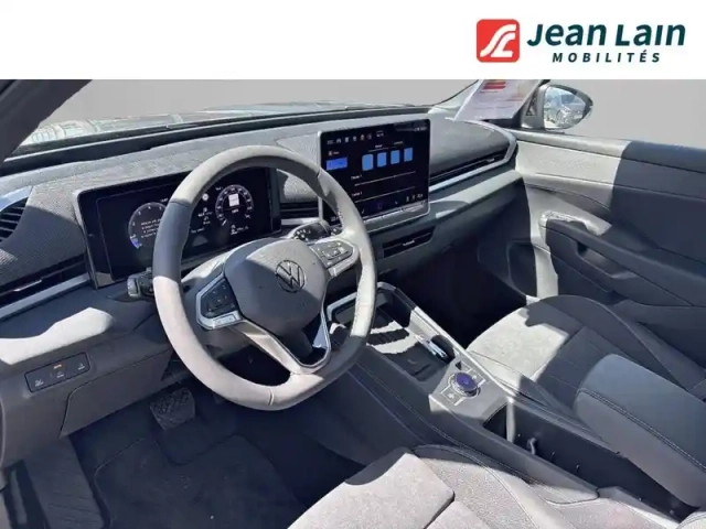 Volkswagen T-Roc 1.5 etsi evo2 hybrid 150 ch dsg7 — photo 11