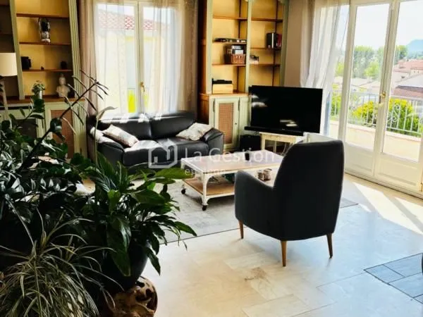 Maison 6 pièces 160 m²