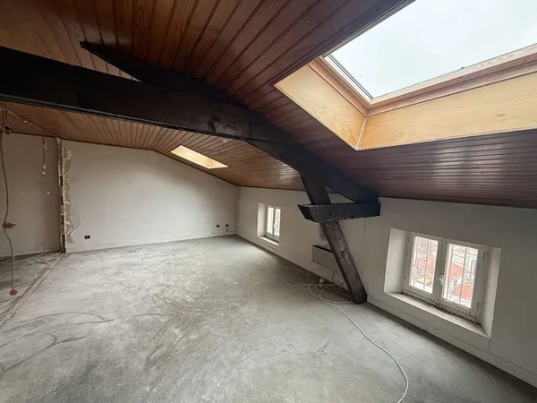 Agen. Appartement de 3 pièces de 59,81m2 située en coeur de ville au 4ème étage. Cet appartement à r