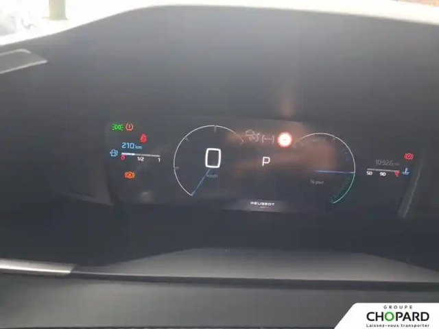 Peugeot 2008 hybrid 145 e-dcs6 — photo 50