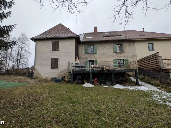 Maison 8 pièces 239 m²