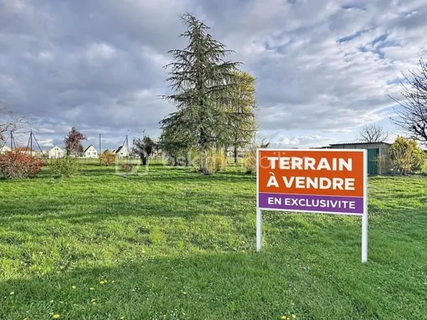 Joli terrain plat proche de toutes les commodités