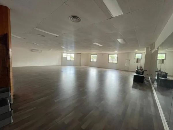 Local d'activité 795 m²