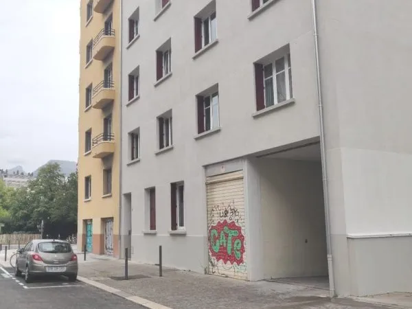 Garage 38100 GRENOBLE
