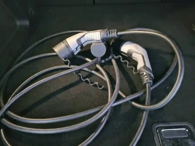 Citroën C5 Aircross hybride rechargeable 225 s&amp;s e-eat8 — photo 54