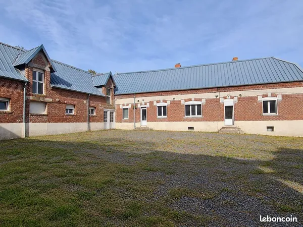 Ensemble immobilier 380 m2 au total + 240 m2 grange. Pour RP ou locatif, défiscalisation, PTZ, éco p