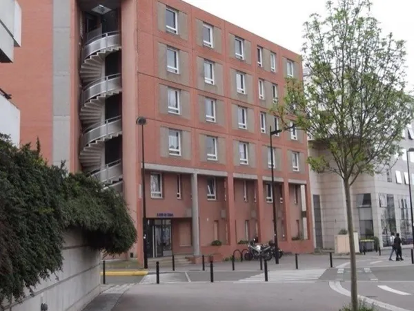 Studios meublés avec parking Gare de Saint Quentin en Yvelines