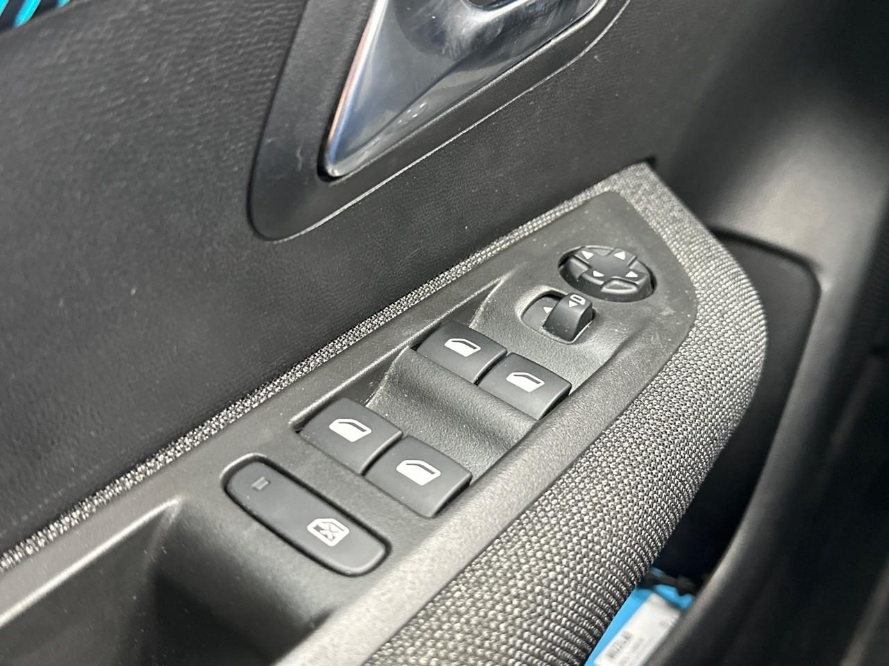 Peugeot 208 puretech 75 s&s bvm5 style — photo 15