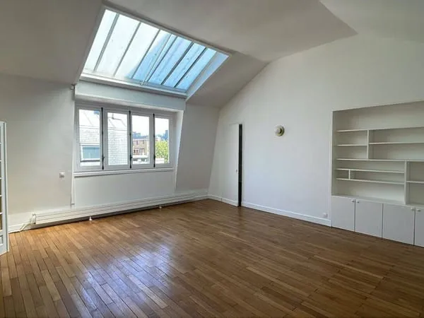 Appartement 2 pièces 81 m²