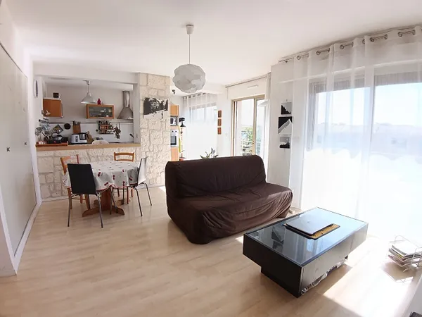 Six-fours les plages Appartement T2 de 50 m² au 3ème étage avec cave de 4 m²