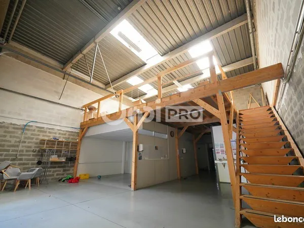 Local d'activité 188 m²