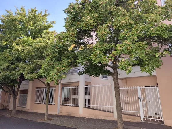 MONTPELLIER CELLENEUVE - Joli F2 avec belle terrasse