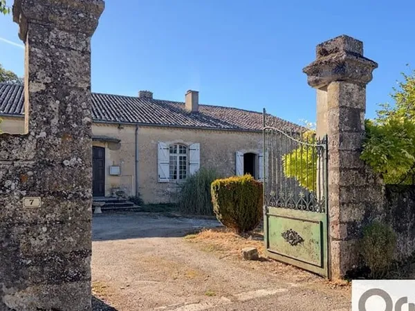 Maison 5 pièces 325 m²