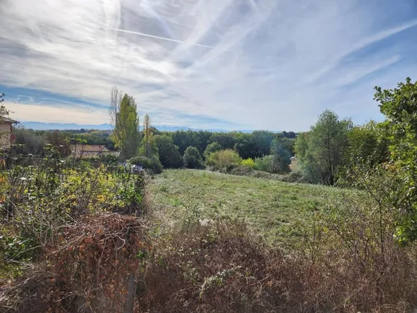Terrain a bâtir de 2690 m²