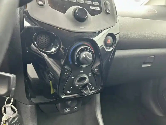 Peugeot 108 vti 72ch bvm5 — photo 21