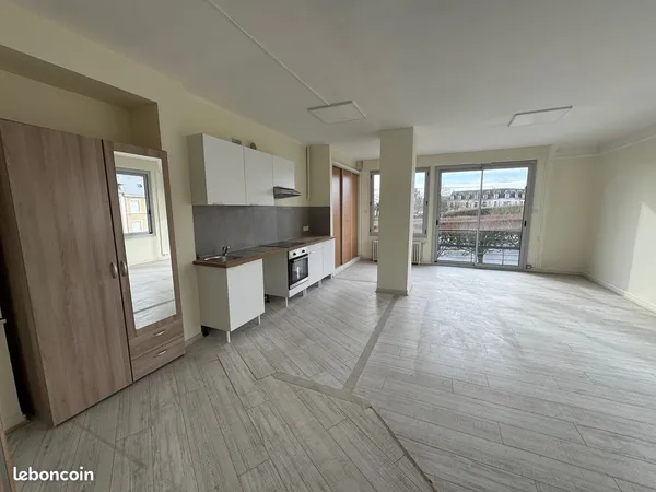 Location appartement T3 Blois Centre - 2 chambres - Balcon - Rénové