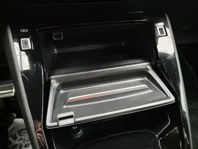 Peugeot 208 electrique 50 kwh 136ch — photo 29