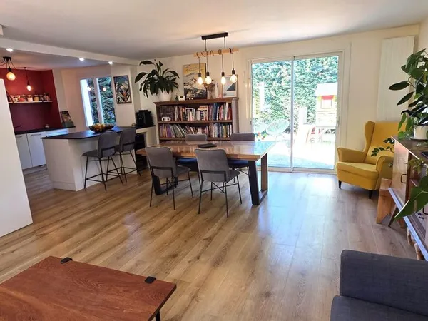 Propriété 4 pièces 100 m²