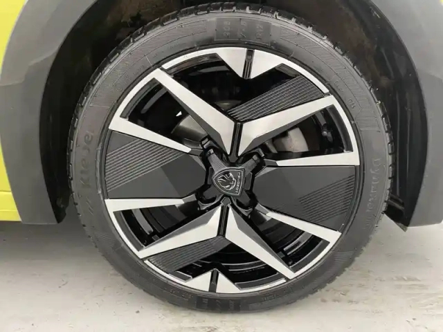 Peugeot 208 puretech 100 s&amp;s bvm6 — photo 50