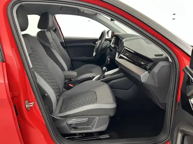 Audi A1 sportback 25 tfsi 95 ch s tronic 7 — photo 14