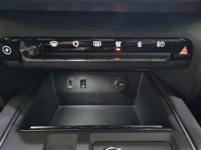 Citroën C5 Aircross hybride rechargeable 225 e-eat8 — photo 30
